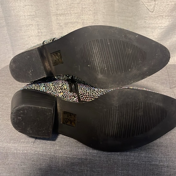 Bedazzled/Sparkly Cowboy Boots - Picture 2 of 4